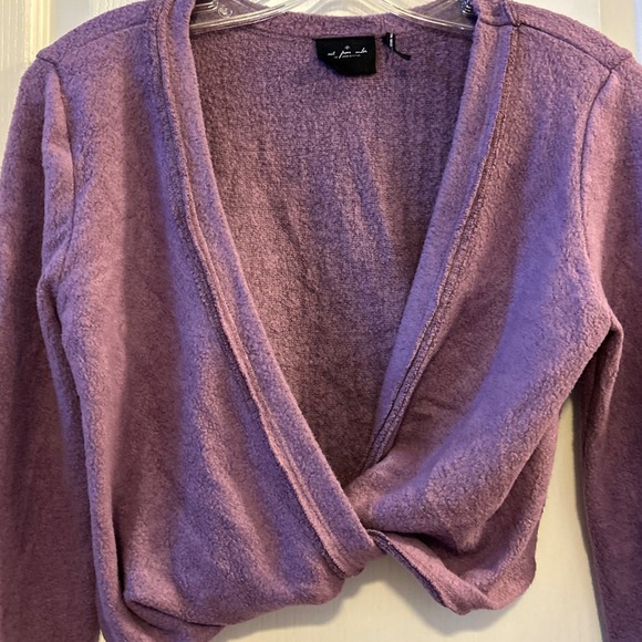 Out From Under Urban Outfitters Purple Cropped Twist Front Sweater Top Small - Picture 2 of 10